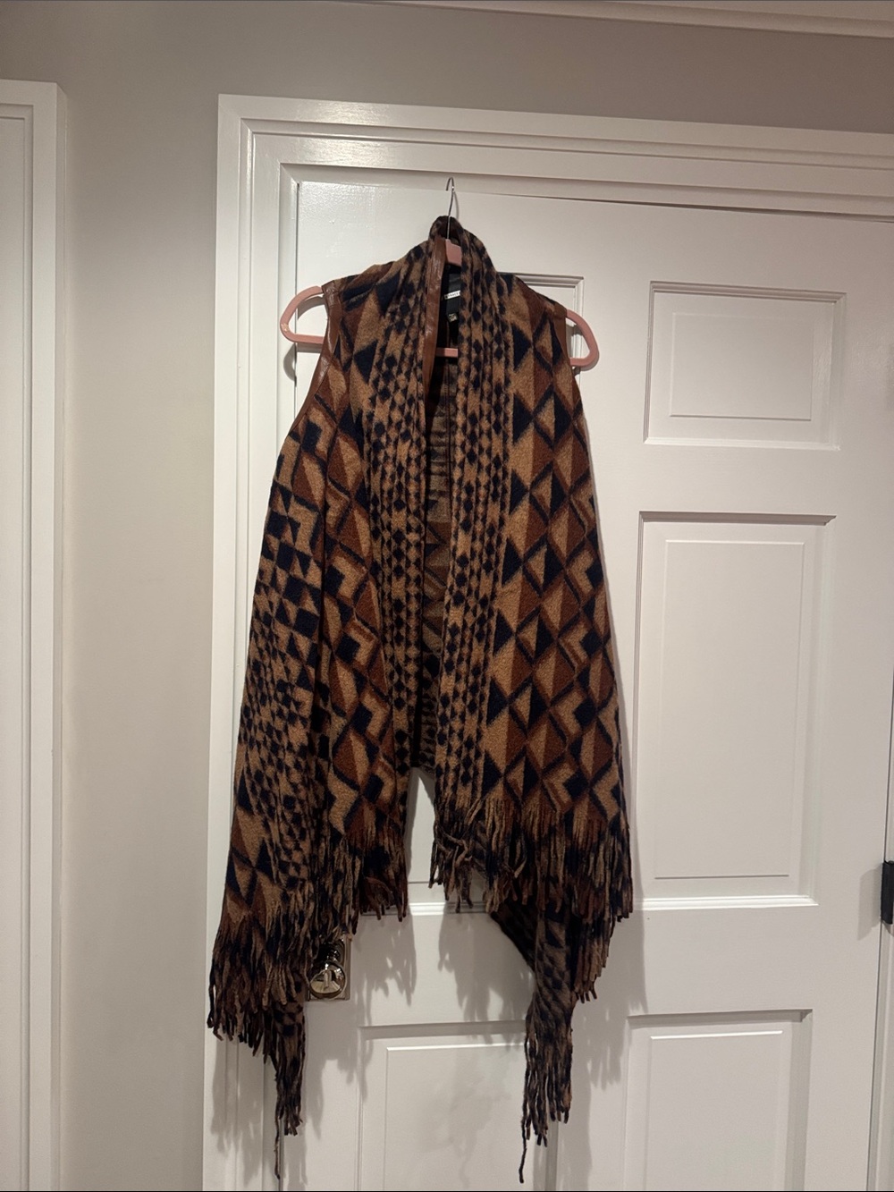 Trac Geometric Fringe Throw in Brown & Black